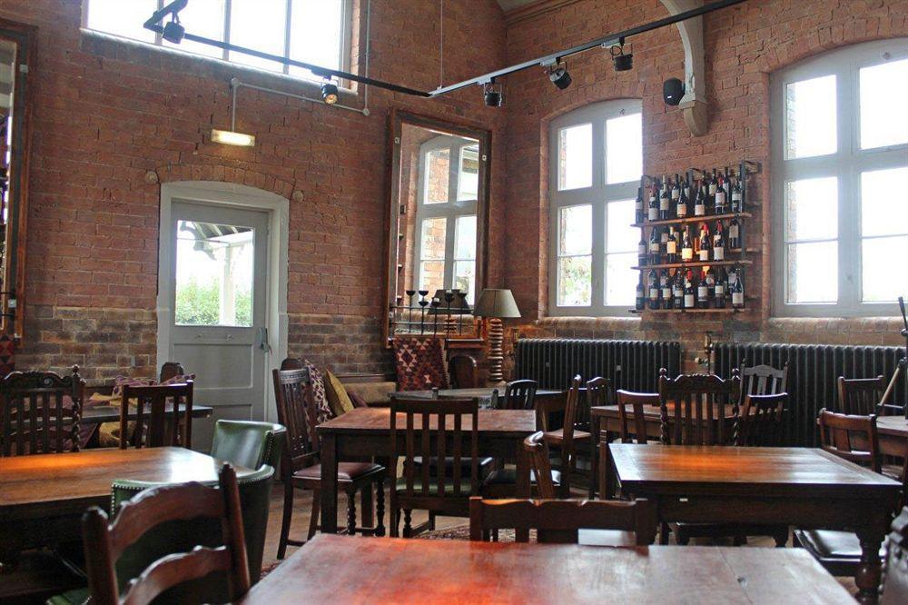 Hotel The Cholmondeley Arms Wrenbury Exteriér fotografie